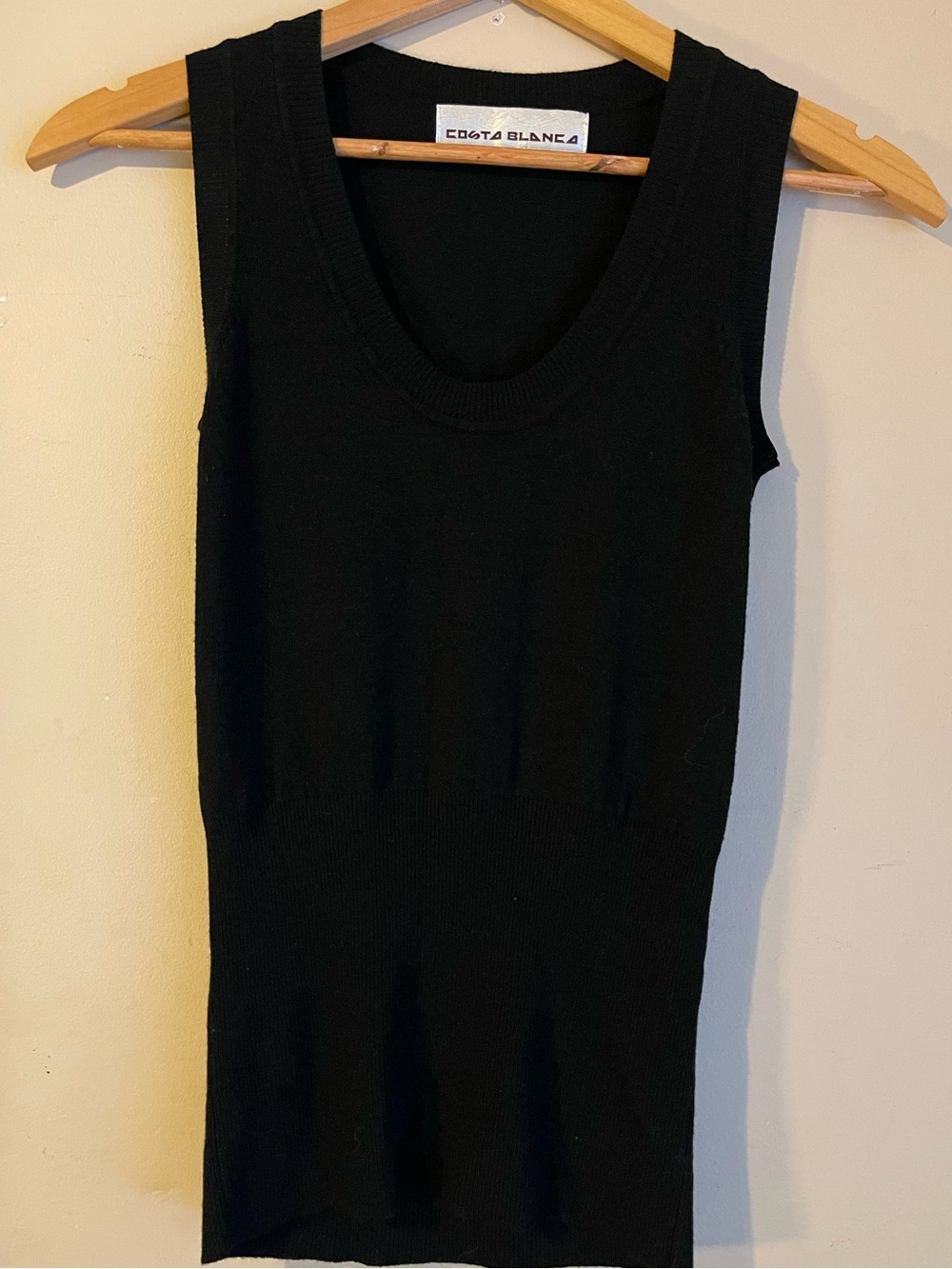 Costa Blanca Black Stretch Knit Scoop Neck Tank Top Ribbed Hem Size Large